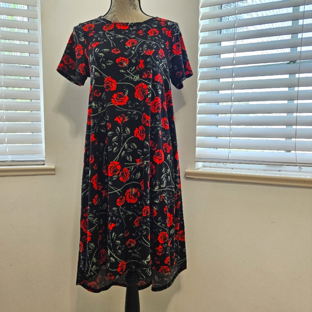 LulaRoe Carly swing dress. Black with red roses